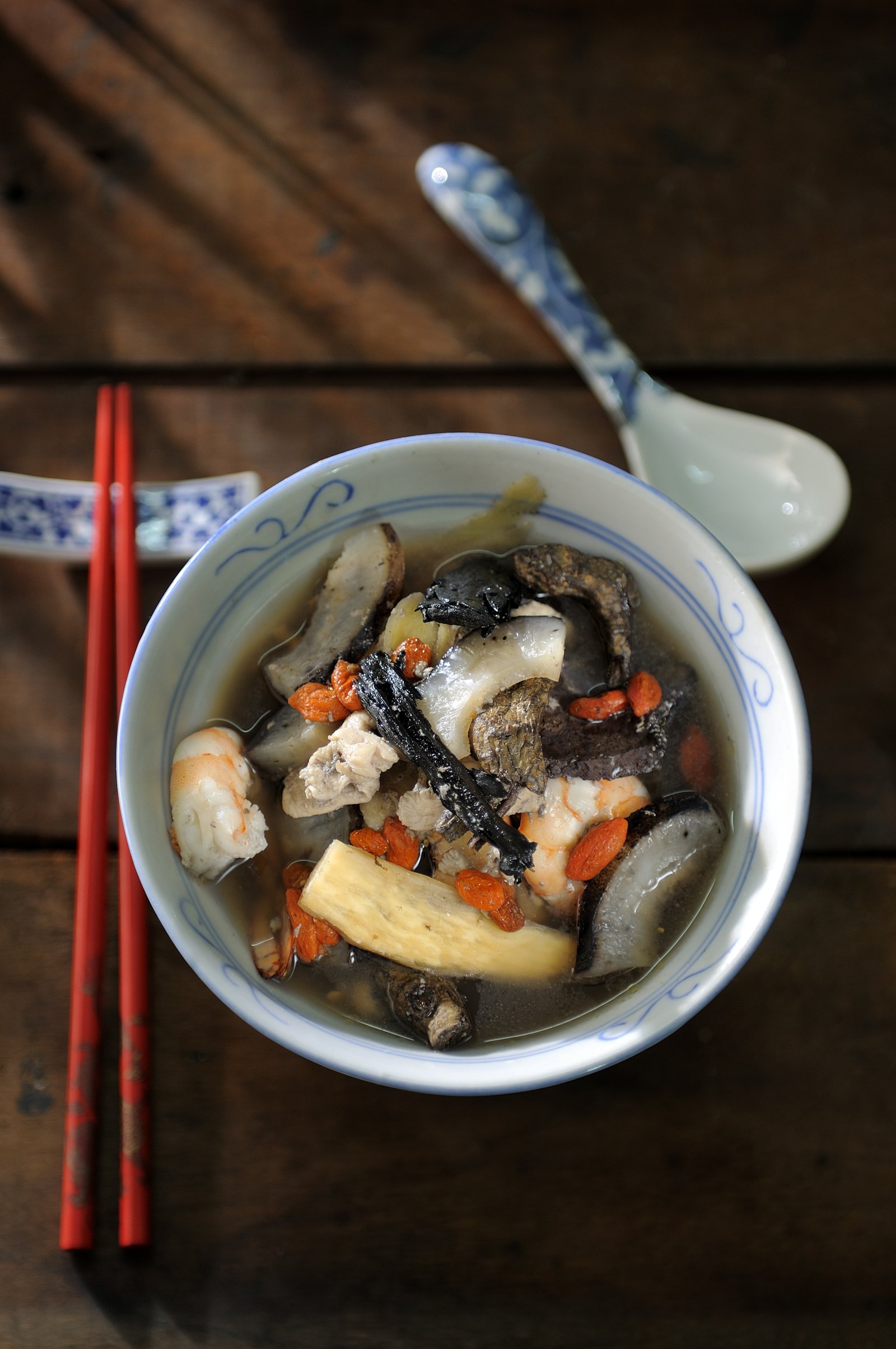 A bowl of mixed seafood and vegetables
