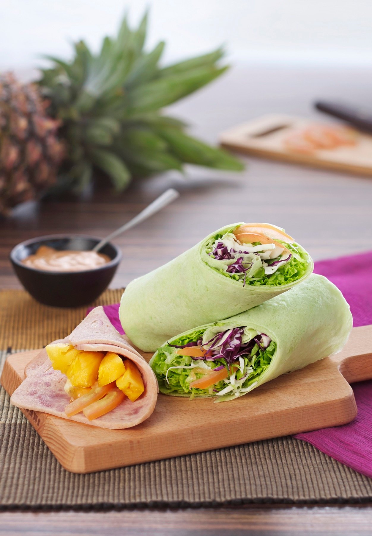 Fresh vegetable wraps with dipping sauce