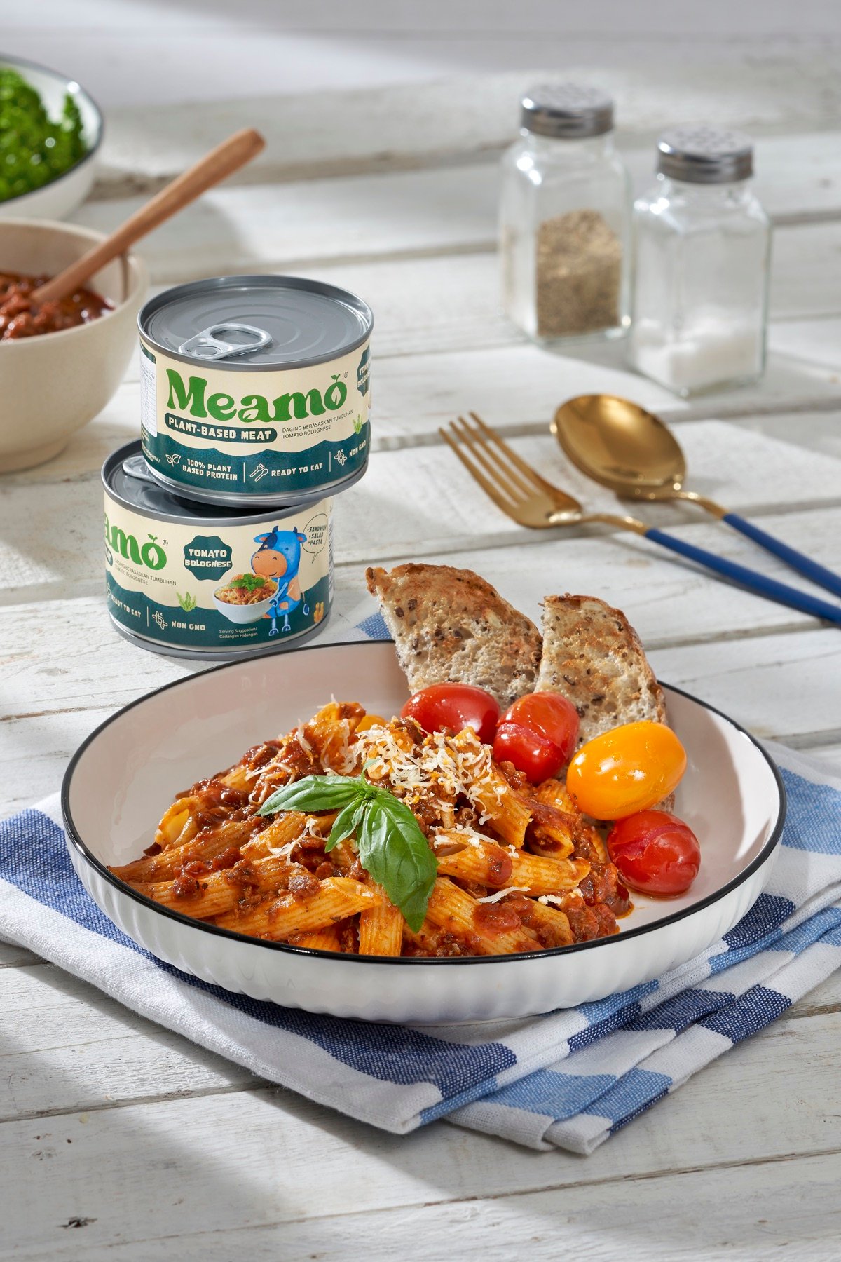 Packaged food product with a prepared dish